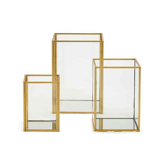 Med. Windows Vase